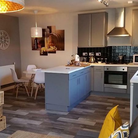 말스톤그린 New Contemporary Flat Minutes From Airport & Nec 아파트 외부 사진