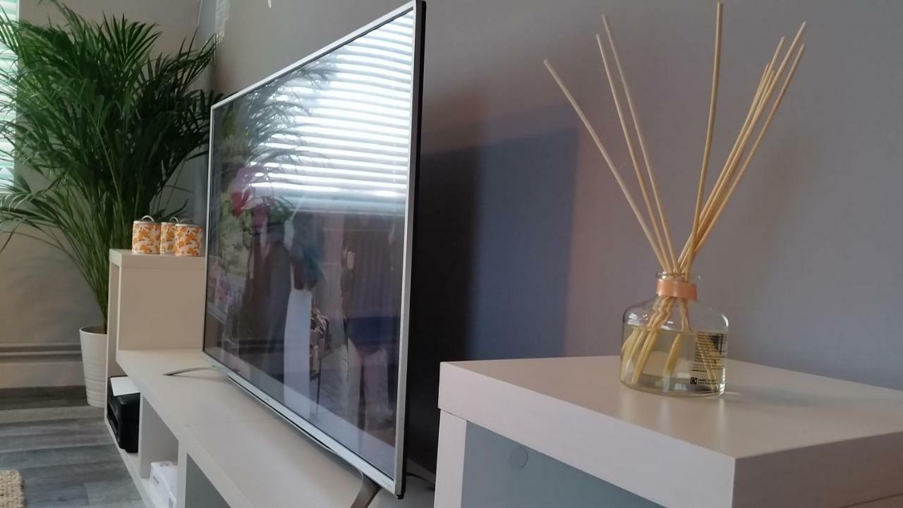 말스톤그린 New Contemporary Flat Minutes From Airport & Nec 아파트 외부 사진