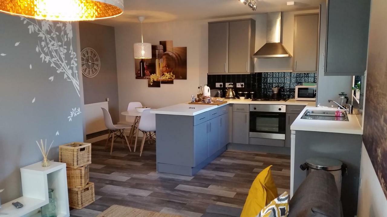 말스톤그린 New Contemporary Flat Minutes From Airport & Nec 아파트 외부 사진