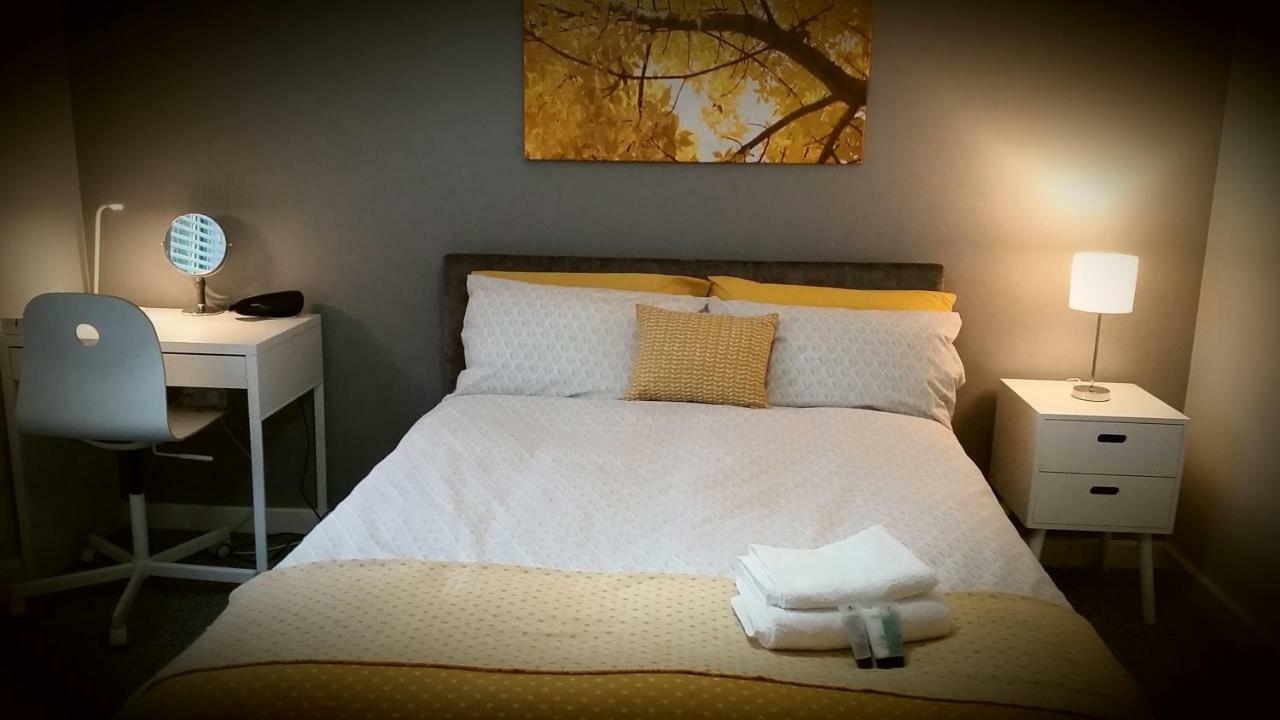 말스톤그린 New Contemporary Flat Minutes From Airport & Nec 아파트 외부 사진